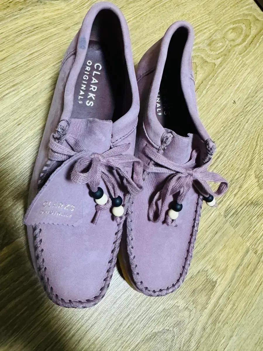 clarks 클락스 왈라비 235