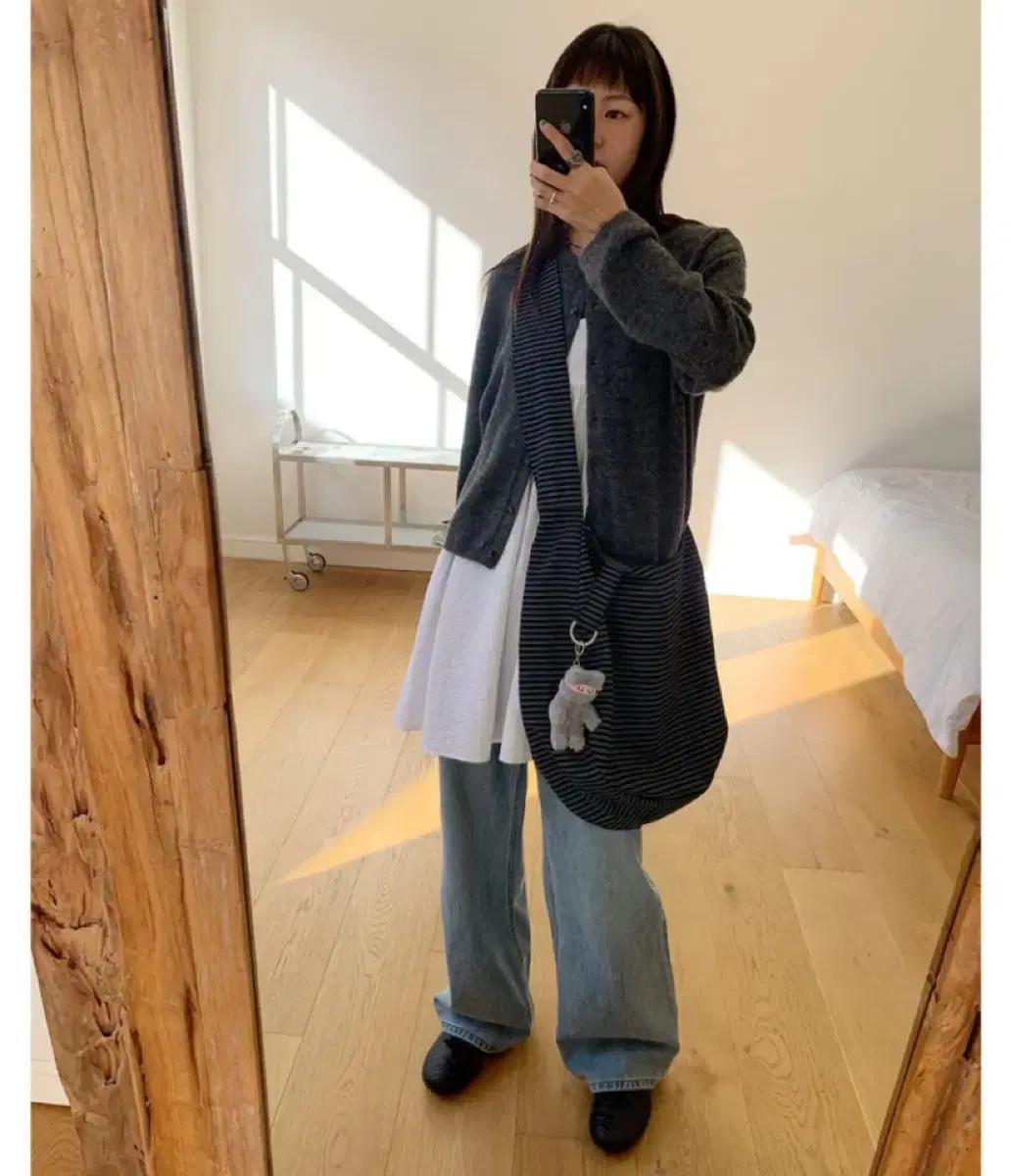 잇자바이브 REVERSIBLE STRIPE BAG 카리나 가방 보부상백