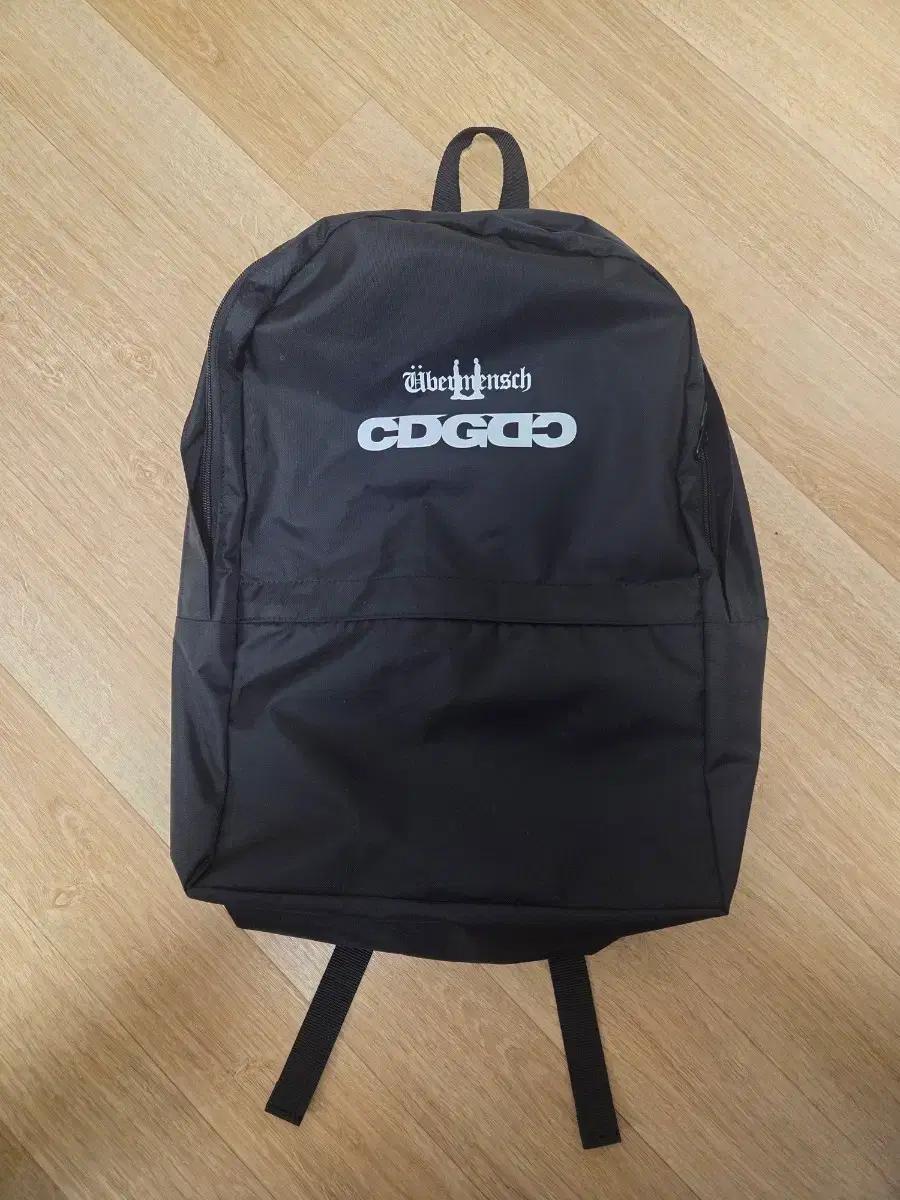 GD지디 x CDG(꼼데) 위버맨쉬 클래식 백팩 리미티드 에디션 새상품