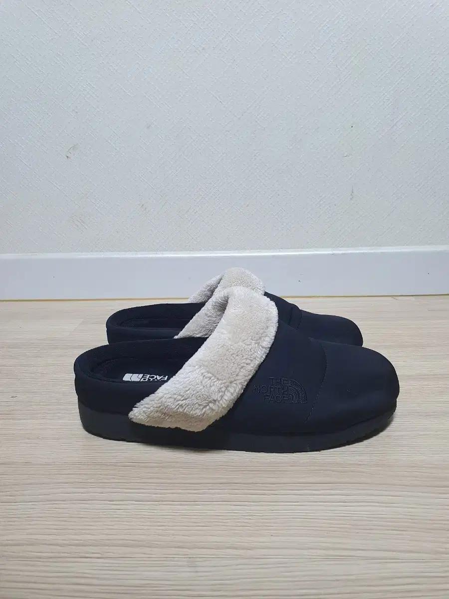 노스페이스 뮬 슬리퍼 블랙 280