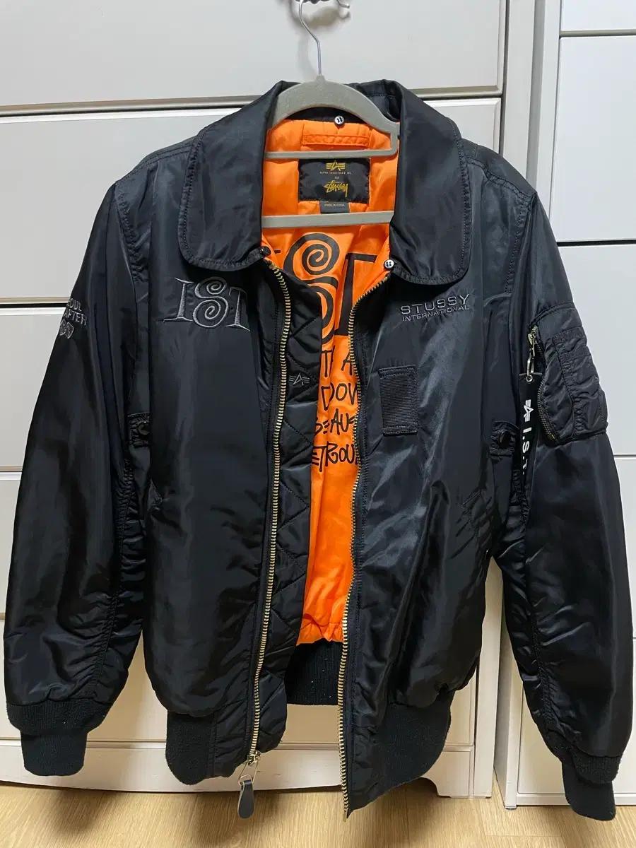 Alpha Industries X Stussy 콜라보 블랙 MA-1 M