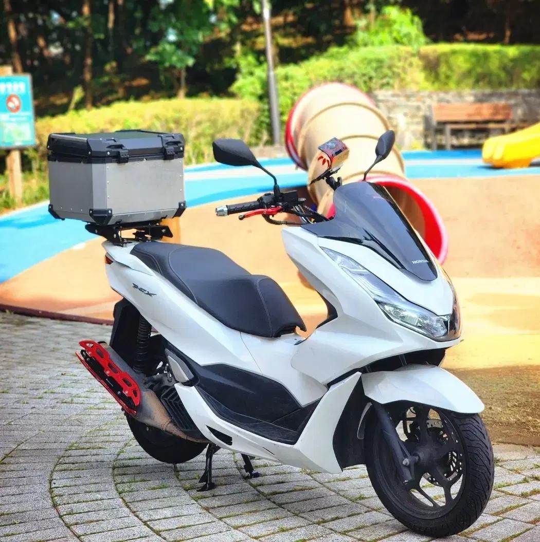 21년식 PCX125 ABS 배달세팅 화이트 2만 팝니다