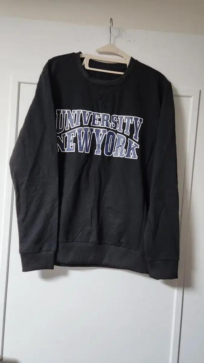 UNIVERSITY NEW YORK 블랙 맨투맨티 남녀공용