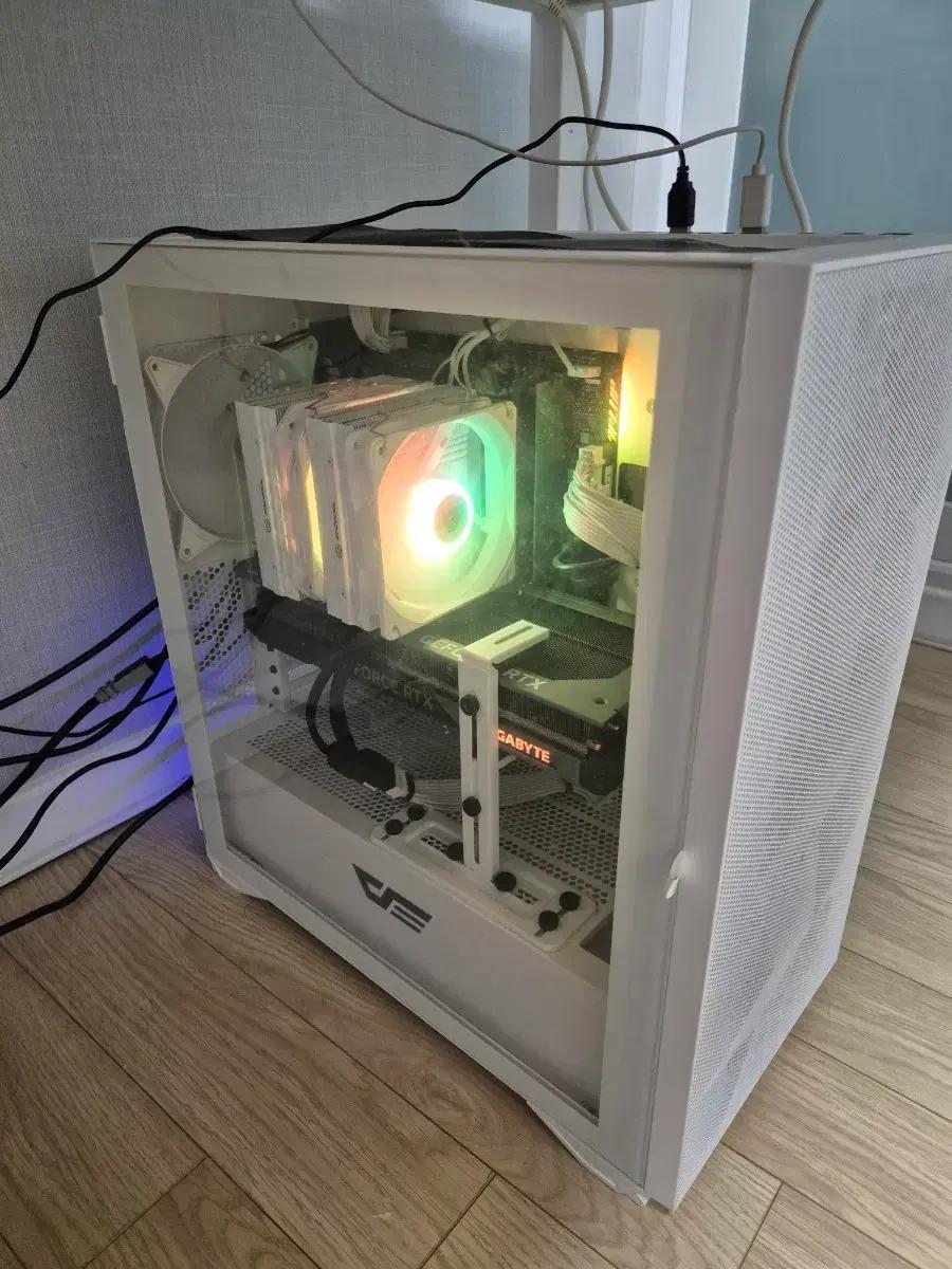 GeForce RTX 4070 Ti 및 고급 키보드,모니터 세트