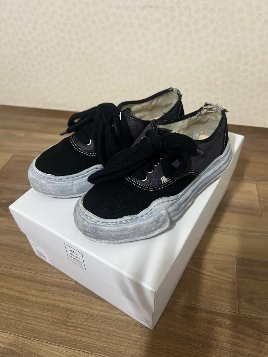 미하라 야스히로 베이커 솔 오버다이드 블랙 40
