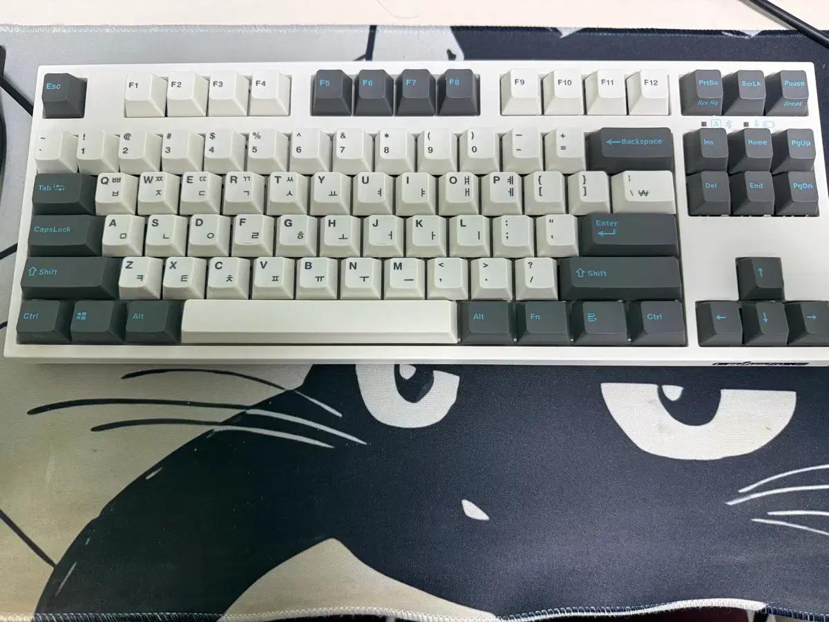 레오폴드 FC750R BT 화이트그레이 갈축키보드