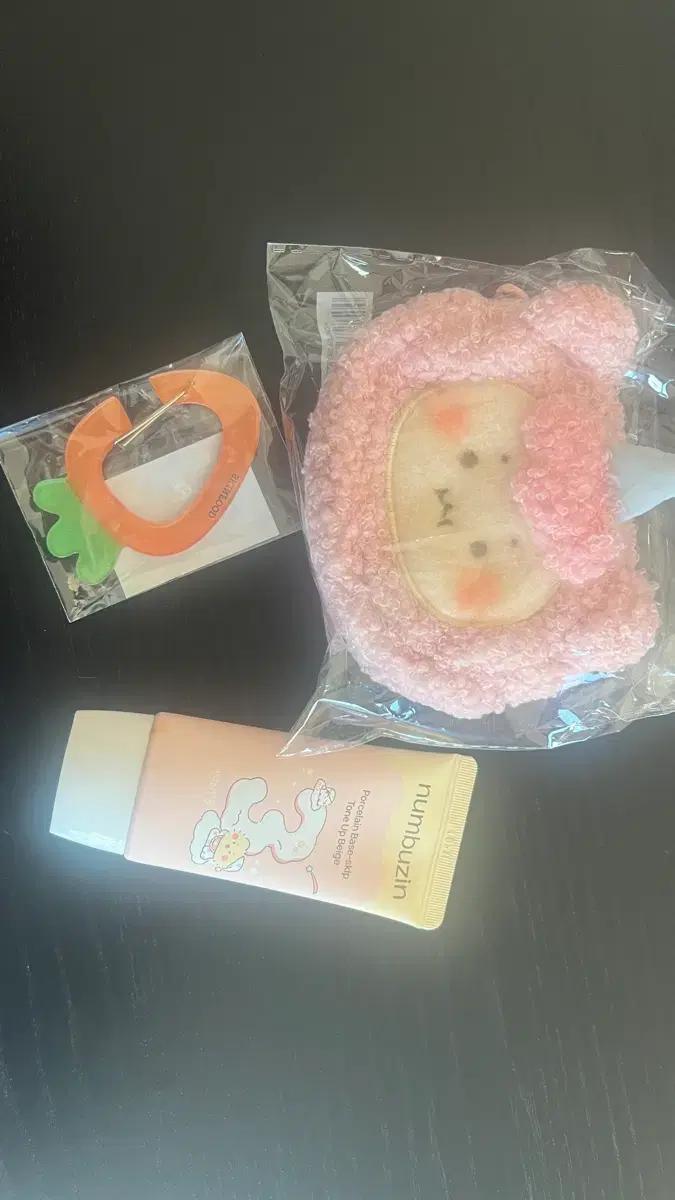 스킨푸드 망곰이 파우치 카라비너, 넘버즈인 파데스킵 톤업베이지 톤업크림