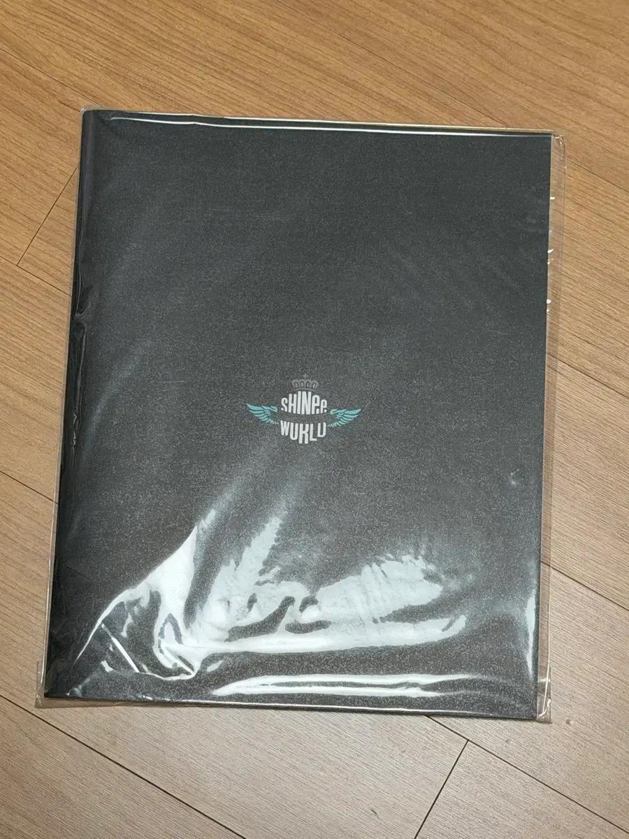 샤이니 콘서트 브로슈어