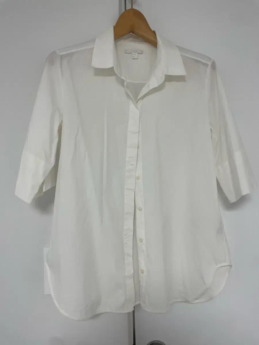 COS 화이트 셔츠 (EUR 40)