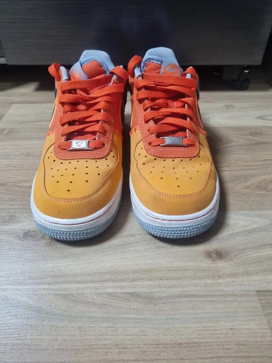 나이키 에어포스1 82 Team Orange Armo 250mm