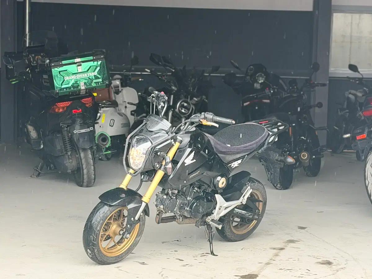 혼다 MSX125 2015년식 / 3만km / 블랙컬러 판매합니다