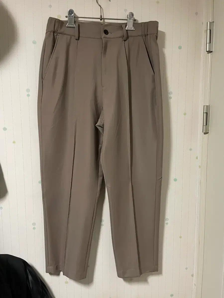L) GU 베이지색 슬랙스 바지