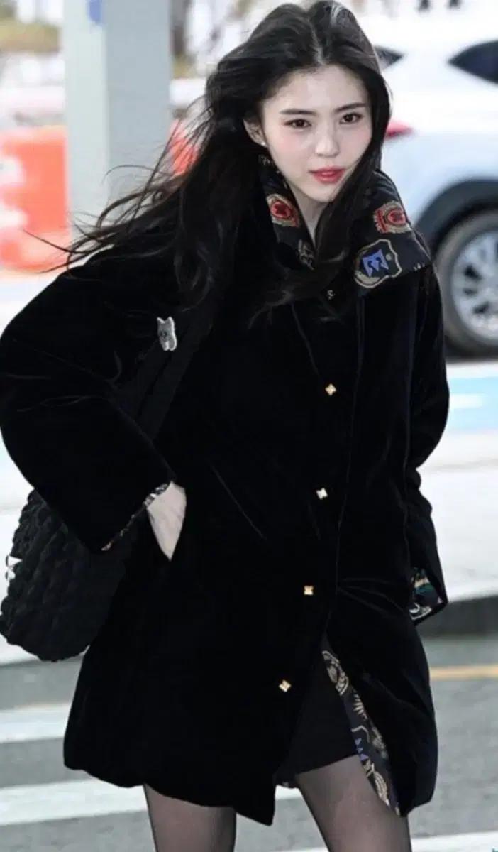 EENK 잉크 벨벳 코트 블랙