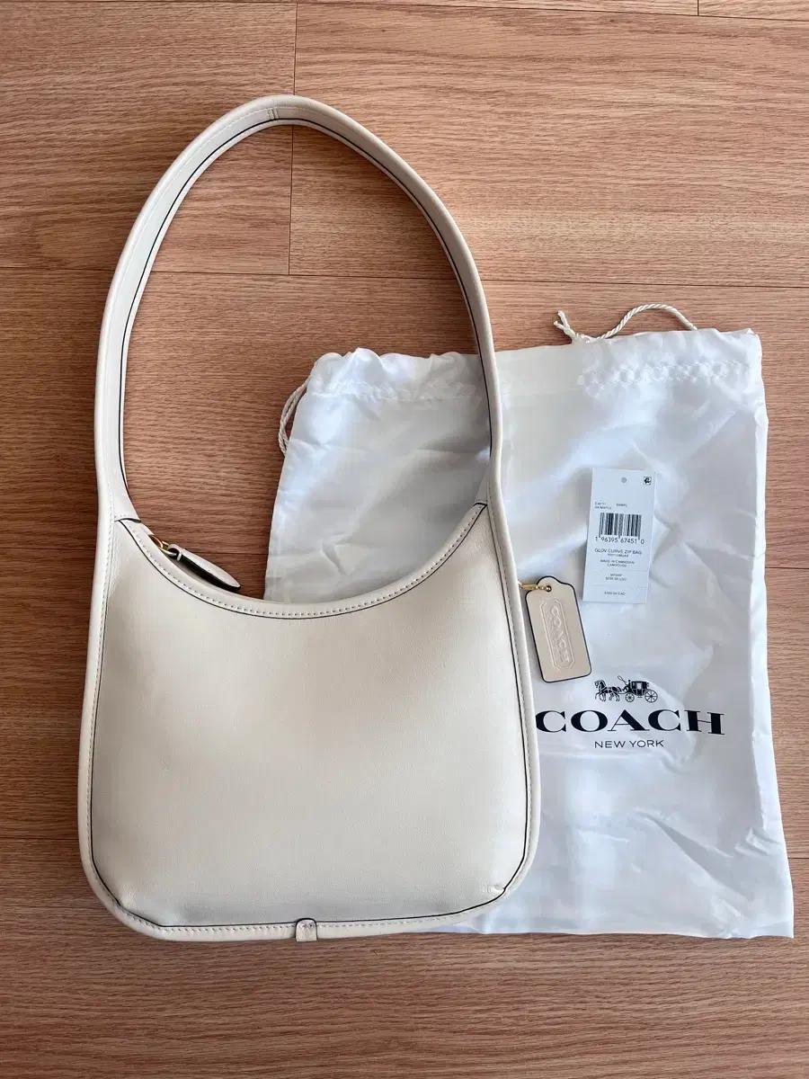 NEW 코치 커브집 Coach Curve Zip