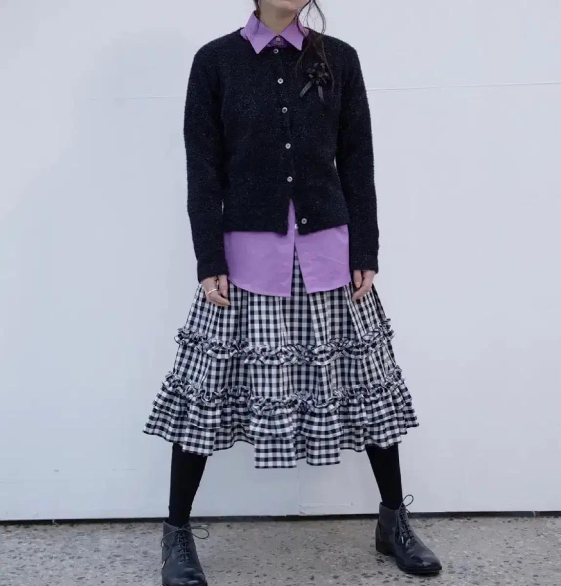 생긴스튜디오 TINSEL KNIT BUTTON CARDIGAN