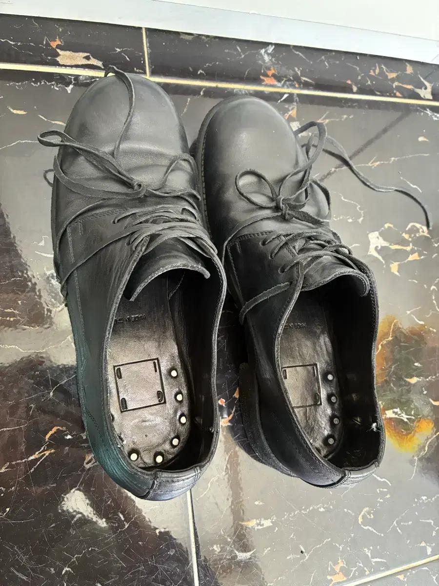 구이디992 40.5사이즈