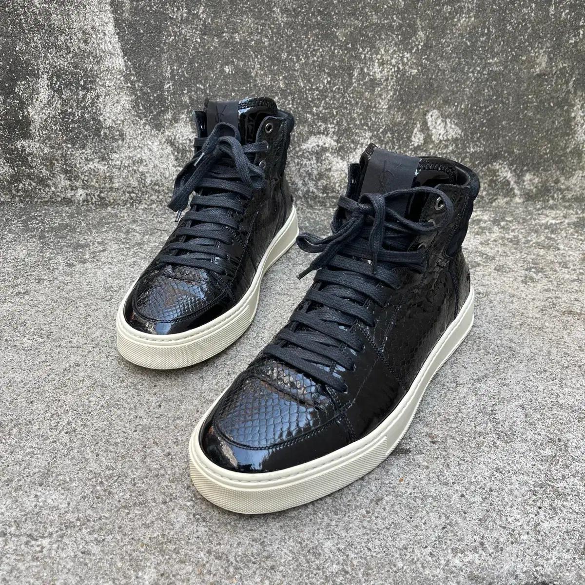 [41] Saint Laurent 아카이브 레더 하이탑 스니커즈(260)