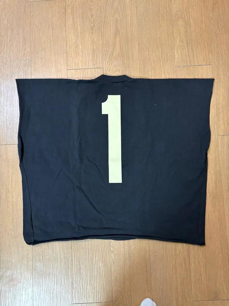 칸예웨스트 머천티셔츠 ye yeezy 이지 티셔츠 2사이즈