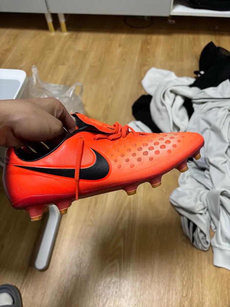 나이키 마지스타 오퍼스2 축구화 275