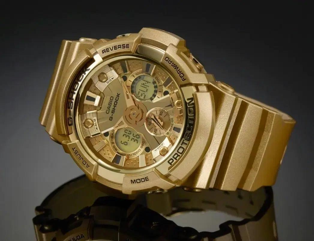 카시오 G-SHOCK 금색 메탈 시계