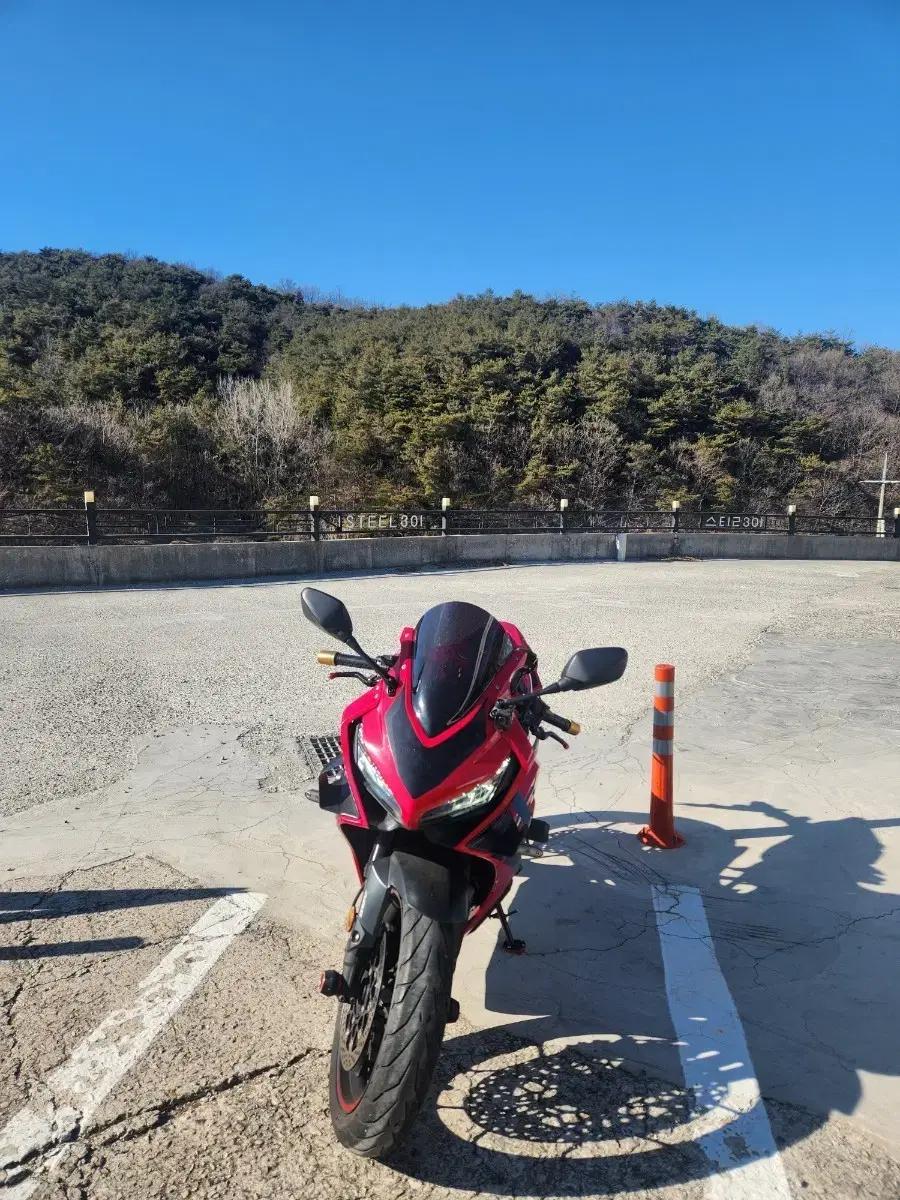 CBR650r 레드컬러 팔아요