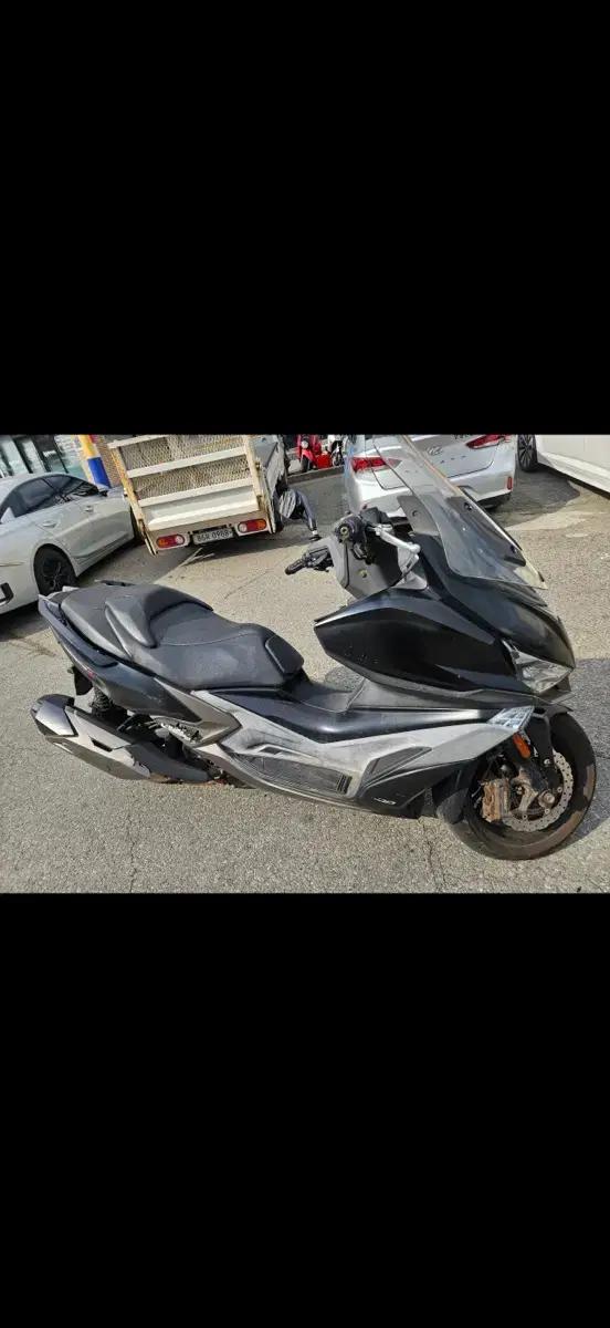 킴코 익사이팅 400S 21년식 10000km 판매합니다 포르자/XMAX