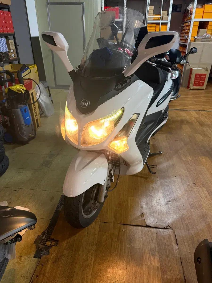 보이져300i 16년식 판매합니다 Xmax 포르자 vf125
