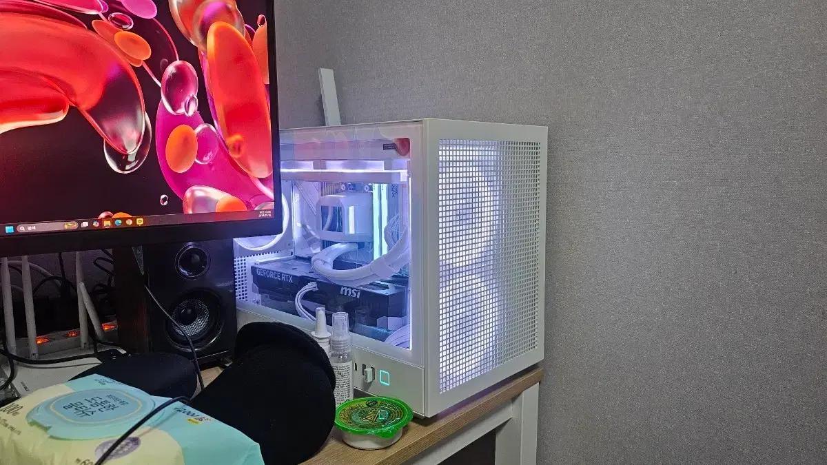 화이트 고사양 데스크탑 pc 9950X3D, 64gb, rtx5080