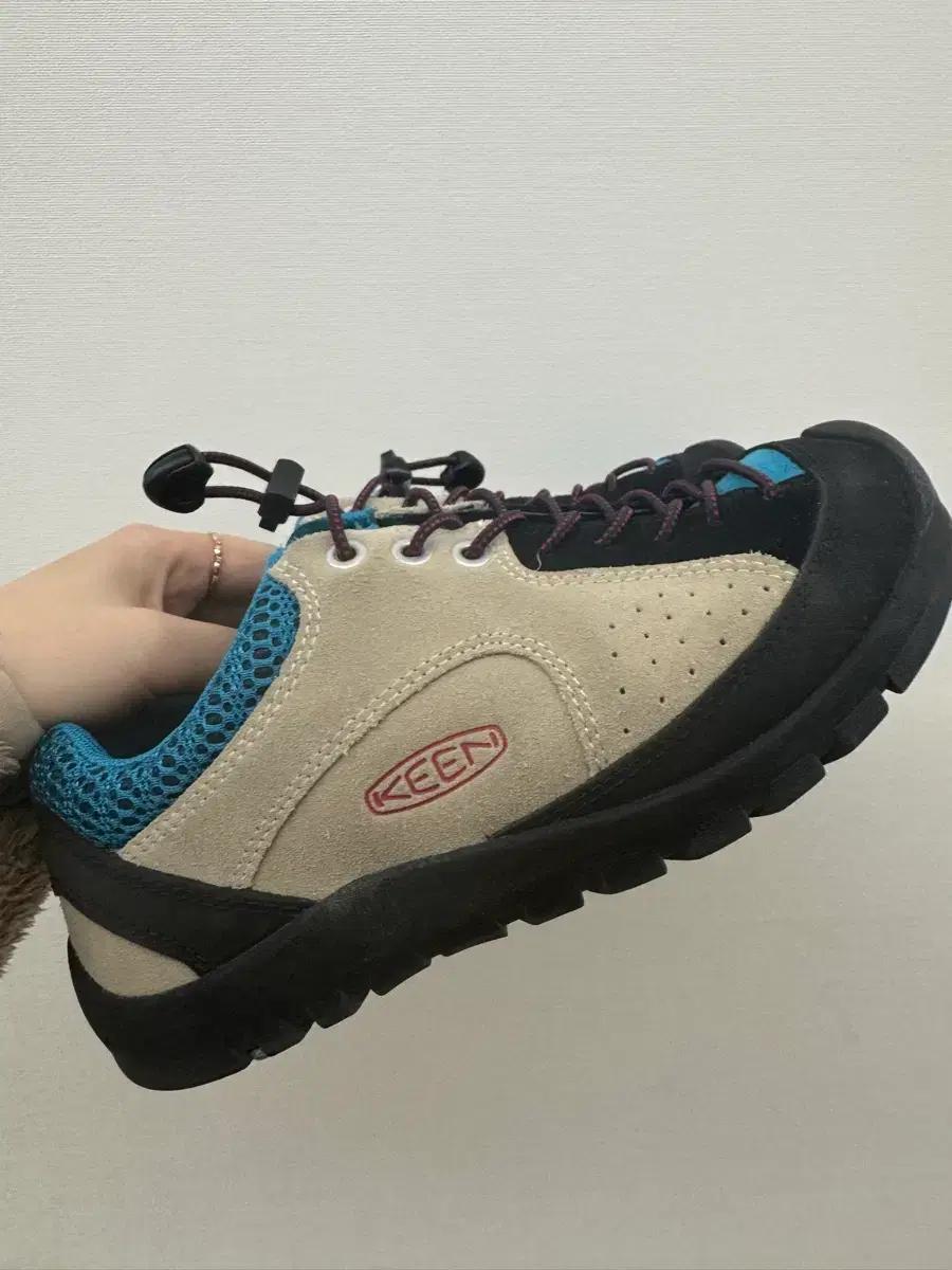 킨 KEEN 재스퍼 락스 스니커즈 225/230