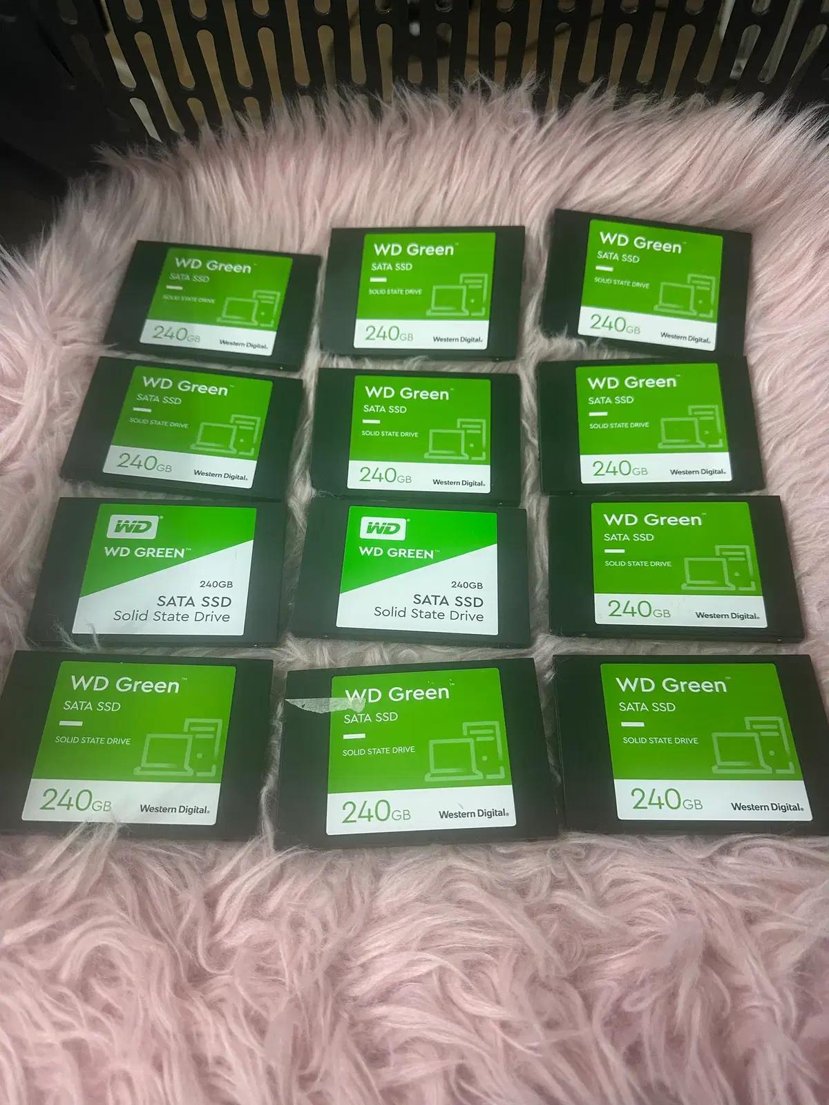 WD Green 2.5" SSD 240GB 9개 판매합니다