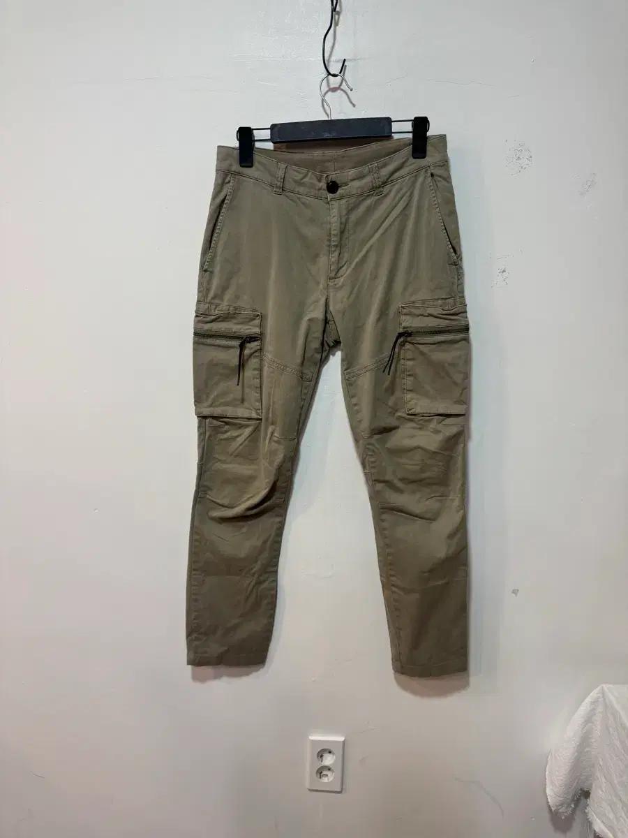 C.P. Company 카고 바지