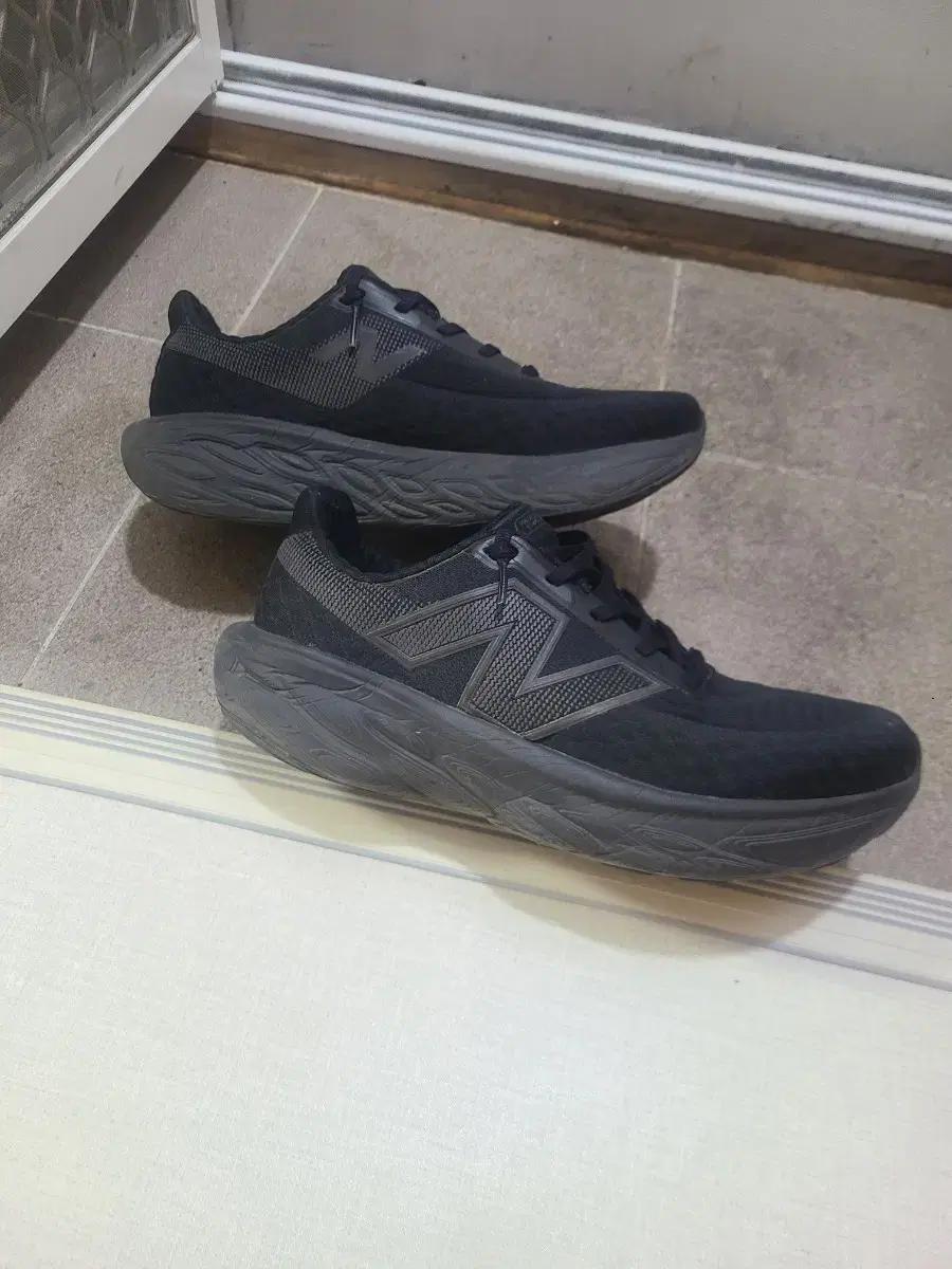 뉴발란스 블랙 런닝화 운동화
