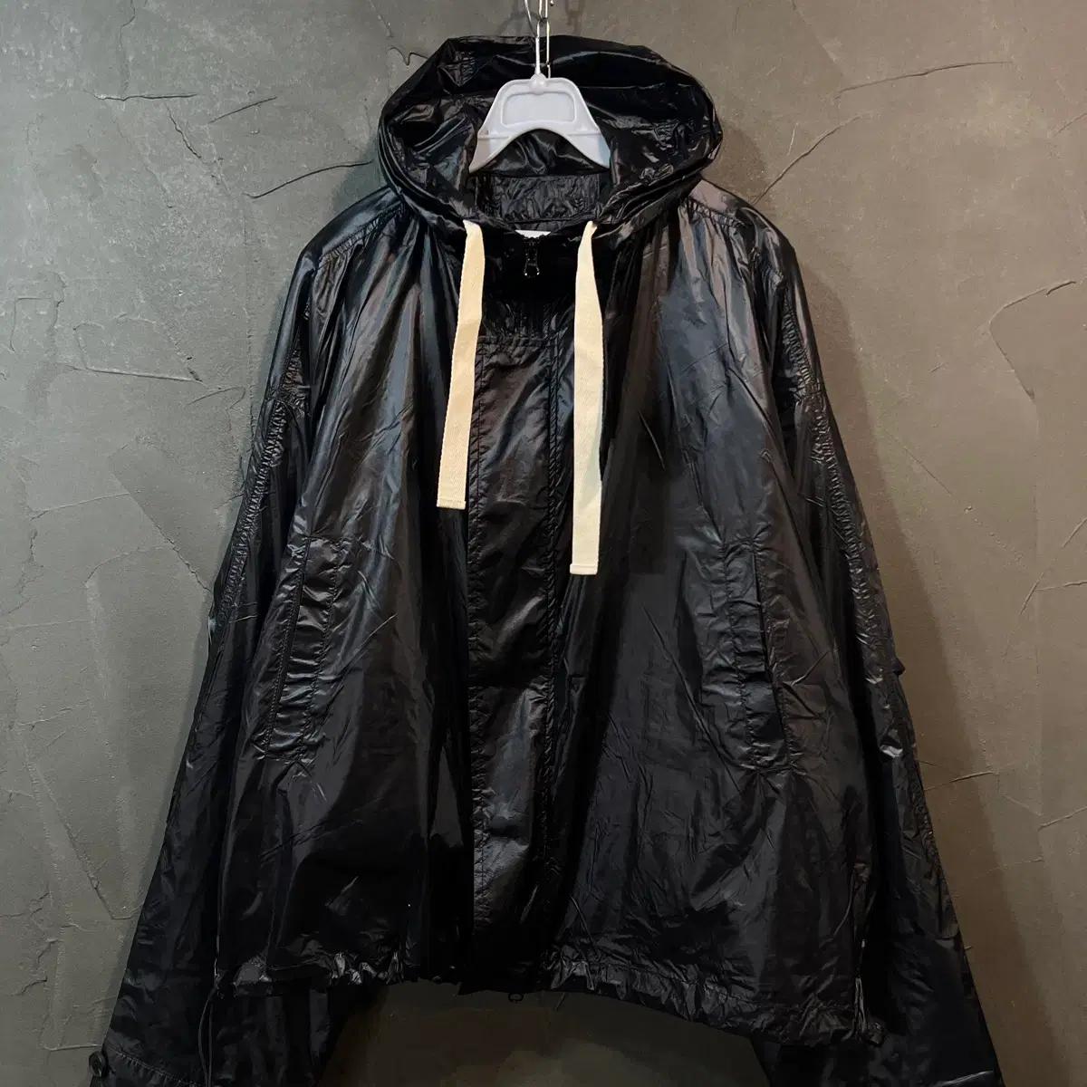 플라스틱 프로덕트 Plastic Product 유광 나일론 바람막이