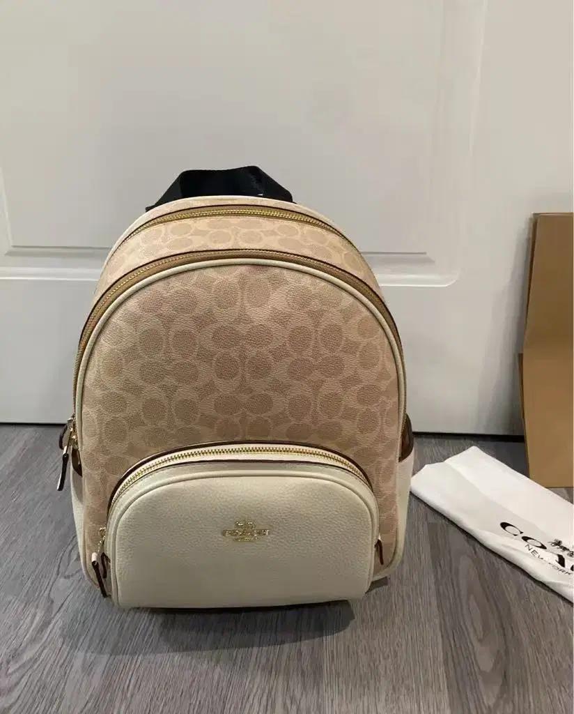 코치 Court Backck 클래식 백팩 밀크티와 빙하 백로화 컬러