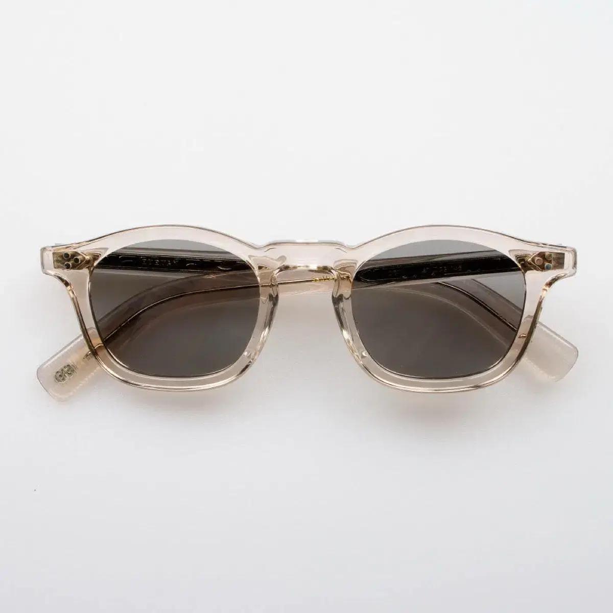 아이반 새들러 Sadler SUN DST (Gray) 47