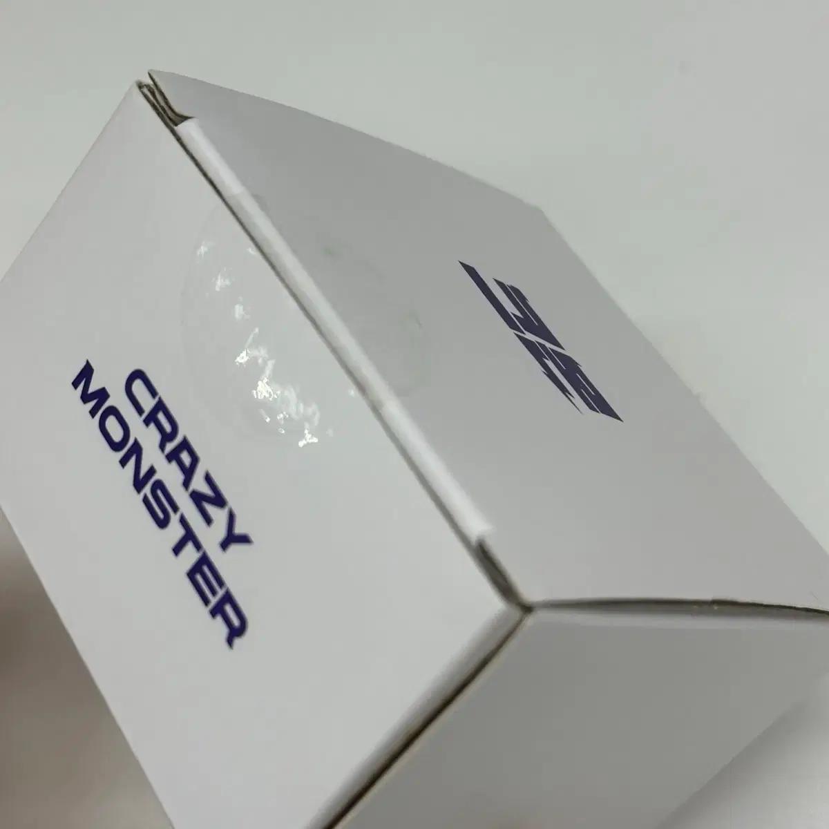차량용 맥세이프 흡착 거치대 크레이지몬스터
