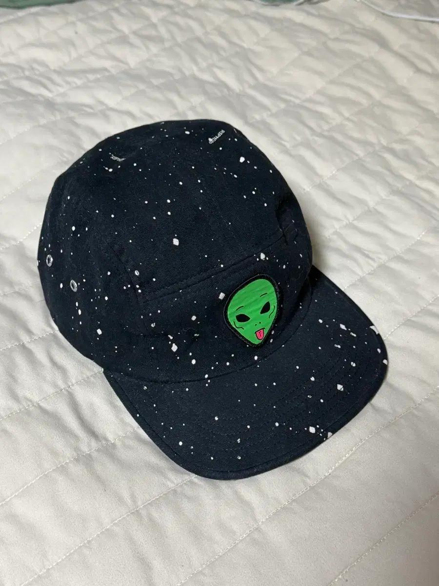 RIP N DIP 립앤딥 We Out Here 캠프캡 블랙