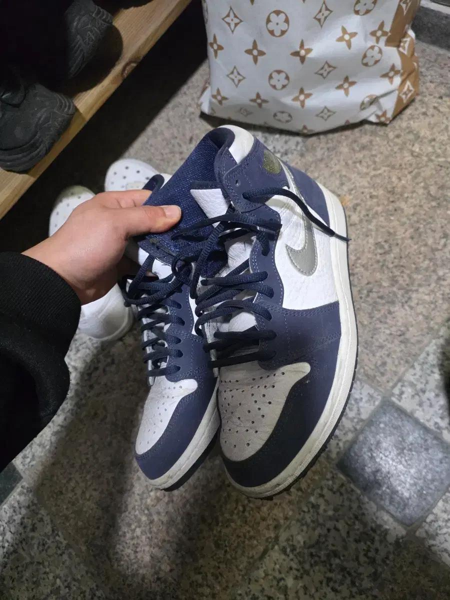 나이키 에어 조던 1 하이 코즙 스니커즈 260