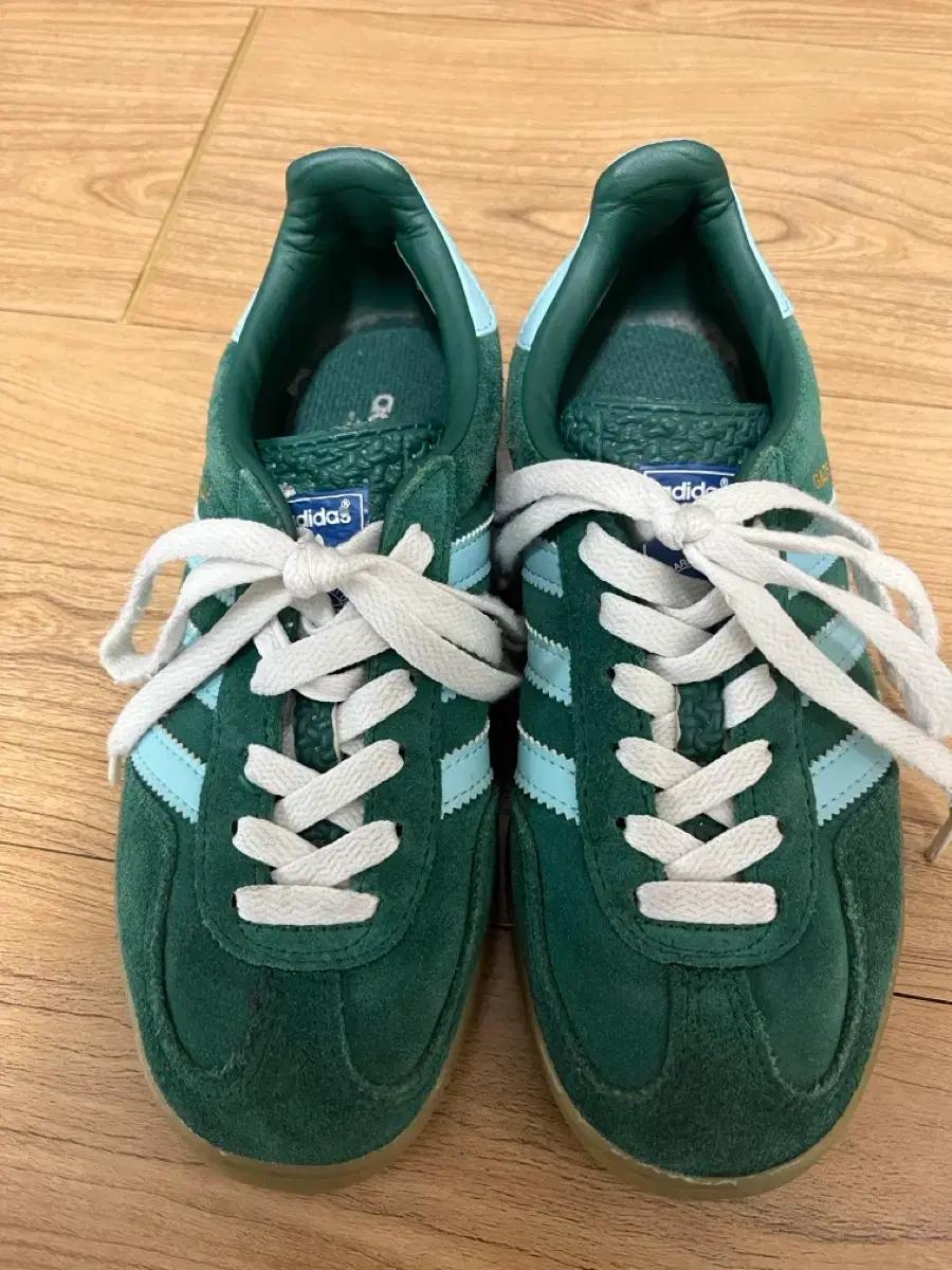 아디다스 가젤 인도어 그린 220사이즈