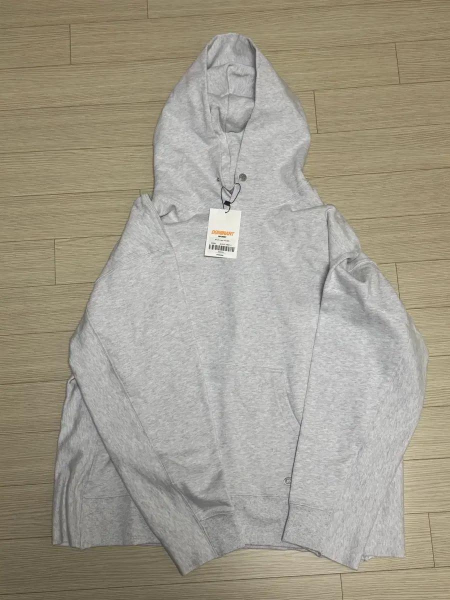 DOMINANT 스몰 로고 후드티 Light Gray