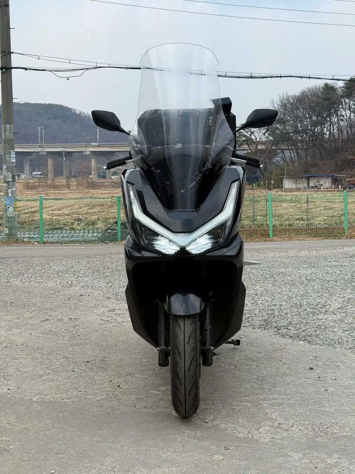 PCX125 25년식 저렴하게 판매합니다