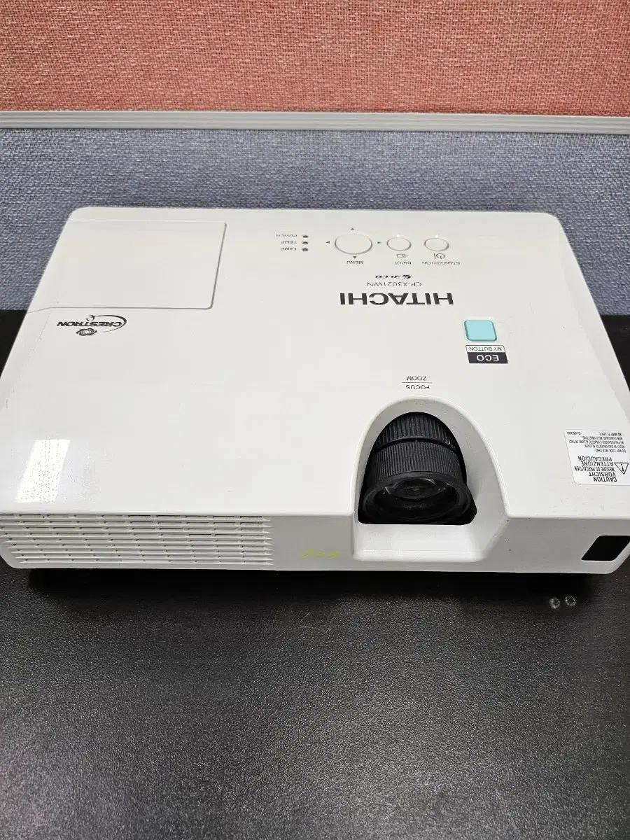 빔프로젝터 히다치 cp-x3021wn 3200 빔프로젝트