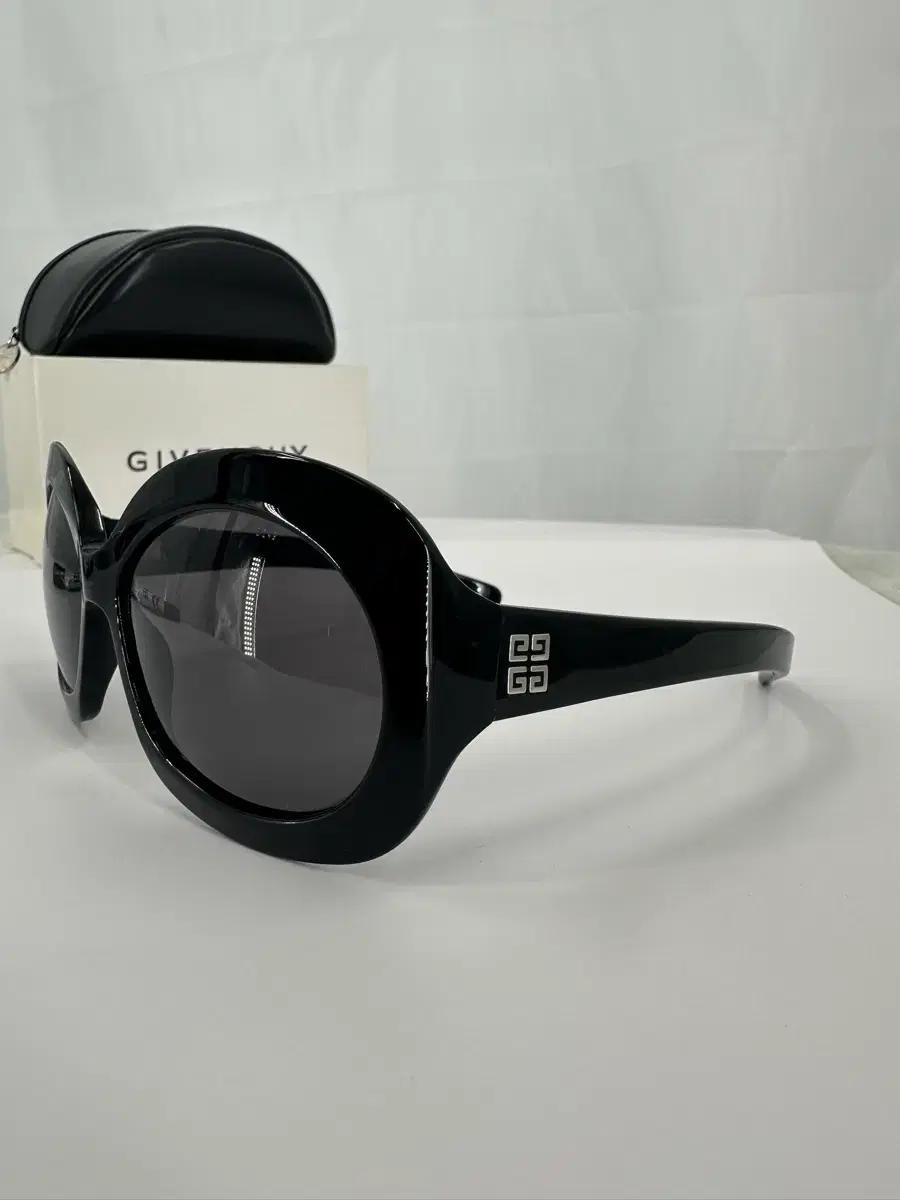 [새상품 무료배송] 정품 지방시 Made in Italy 선글라스