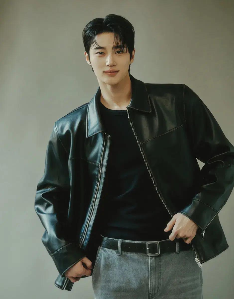지오다노 변우석 페이크레더 자켓 L (새제품)