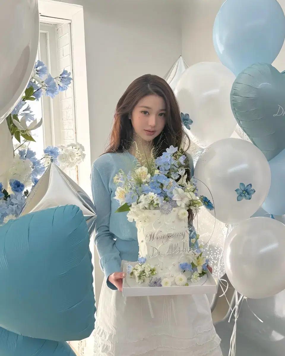 아이브 쁘띠브 원영 레이로 교환 판매 구합니다