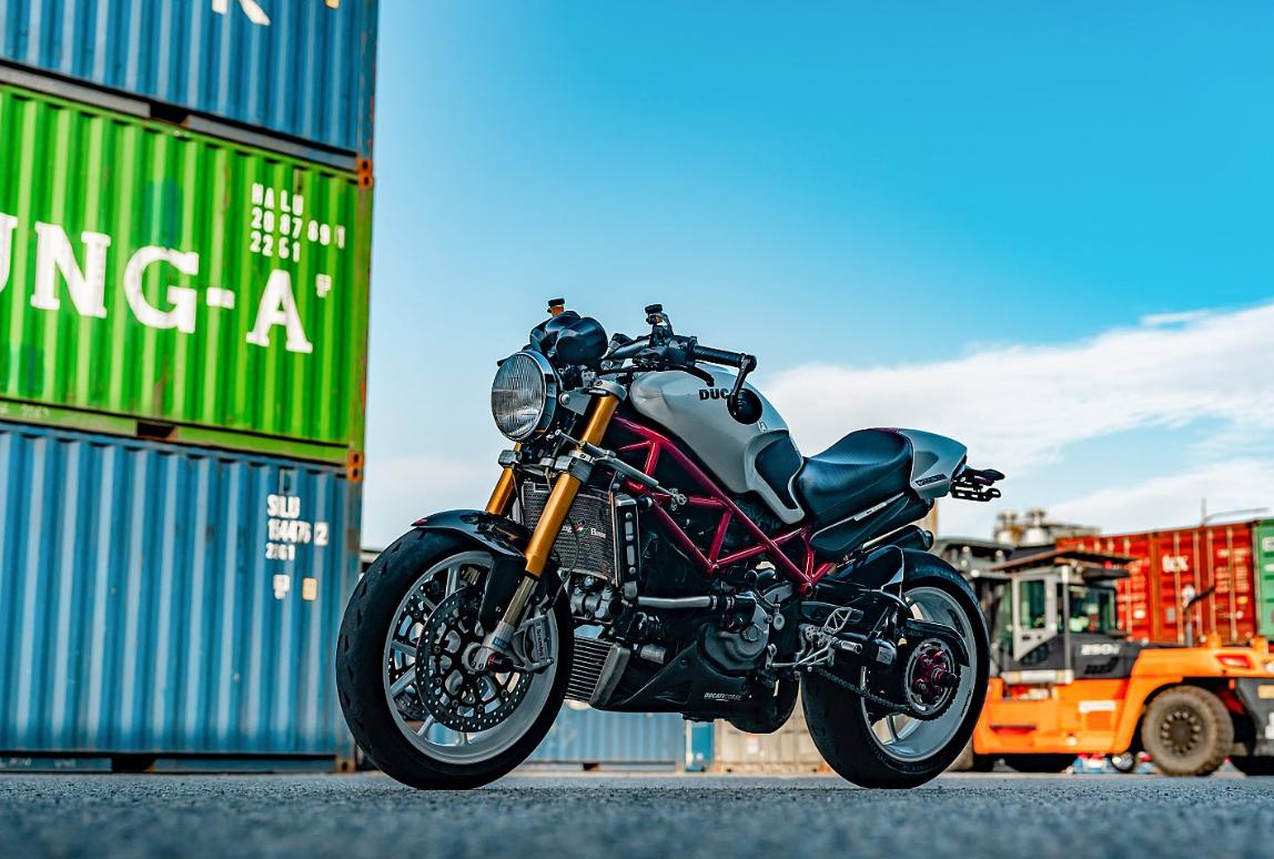DUCATI S4RS Testastretta (테스타스트레타)
