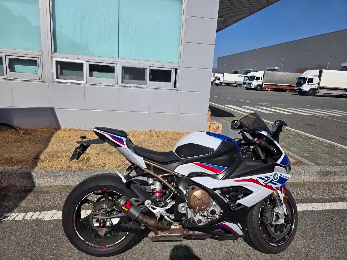 2020 s1000rr 카본파츠 구해봅니다