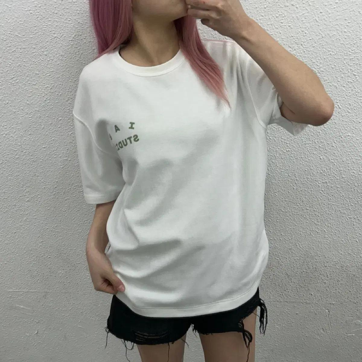 아이앱스튜디오 말차맛 로고 화이트 반팔 L