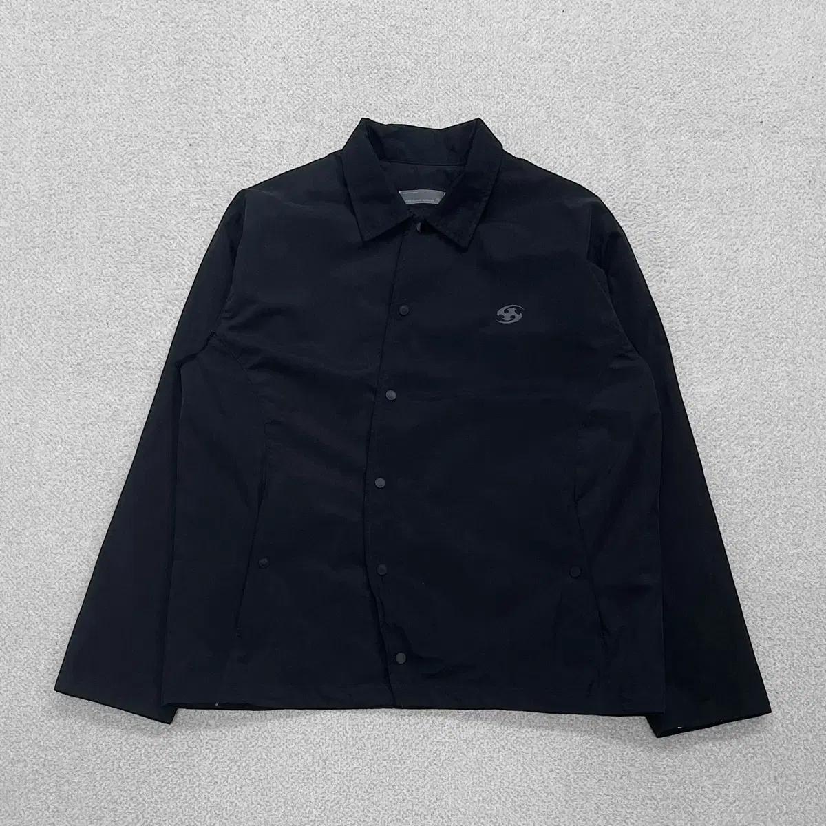 산산기어 San san gear 23ss 커브드 코치 블랙