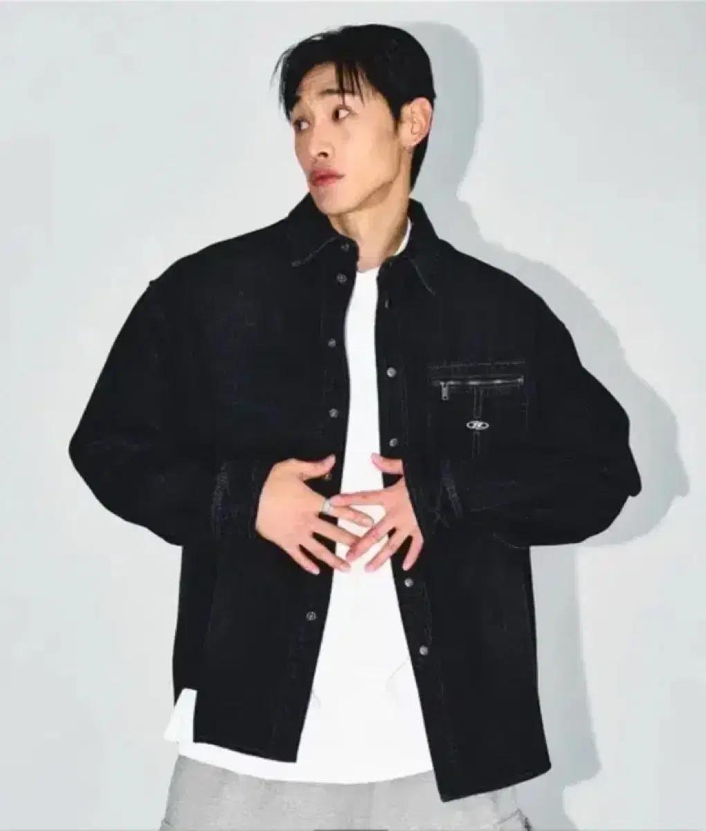 본투윈 데님 오버핏 셔츠 블랙 2사이즈